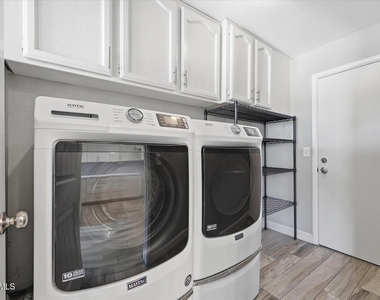 932 W Julie Drive - Photo Thumbnail 33