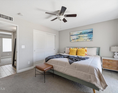 932 W Julie Drive - Photo Thumbnail 25