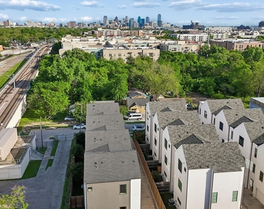2715 Kimsey Drive - Photo Thumbnail 2