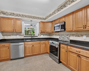 3398 Ne 5th Avenue - Photo Thumbnail 9