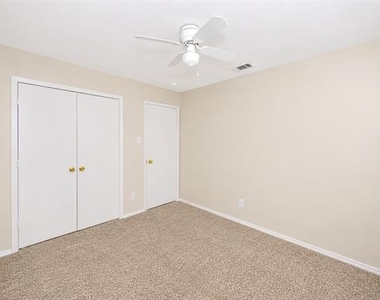 7120 Planters Row Drive - Photo Thumbnail 23