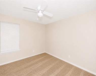 7120 Planters Row Drive - Photo Thumbnail 22