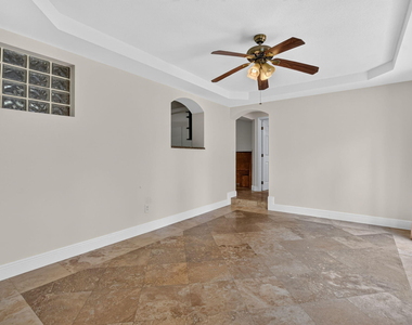 2250 Ne 4th Court - Photo Thumbnail 15