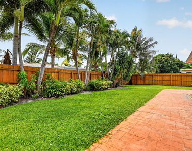 2250 Ne 4th Court - Photo Thumbnail 40