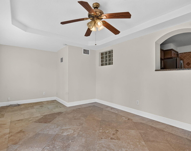 2250 Ne 4th Court - Photo Thumbnail 14