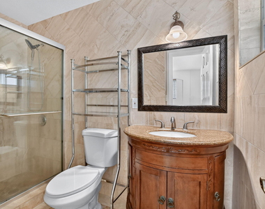2250 Ne 4th Court - Photo Thumbnail 22