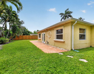2250 Ne 4th Court - Photo Thumbnail 41