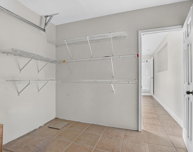2250 Ne 4th Court - Photo Thumbnail 35