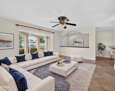 2250 Ne 4th Court - Photo Thumbnail 9