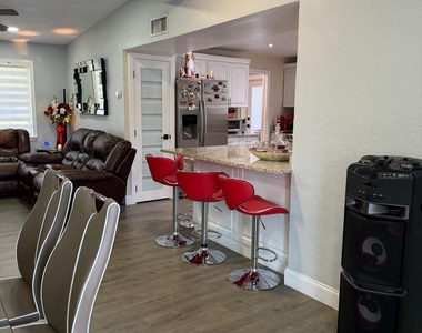 1836 Baythorne Road - Photo Thumbnail 17