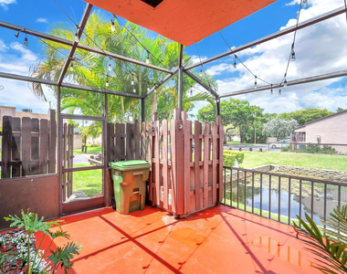 12359 Nw 11th Court - Photo Thumbnail 3