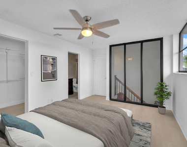 12359 Nw 11th Court - Photo Thumbnail 7