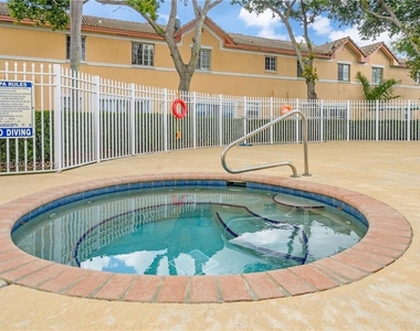 2140 Sw 87th Way - Photo Thumbnail 16