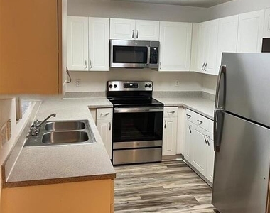 2140 Sw 87th Way - Photo Thumbnail 3