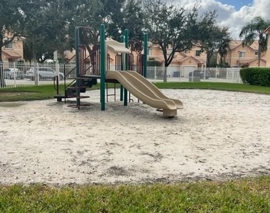 2140 Sw 87th Way - Photo Thumbnail 13