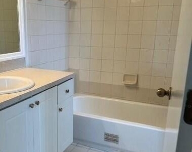 2140 Sw 87th Way - Photo Thumbnail 4