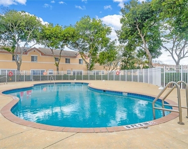 2140 Sw 87th Way - Photo Thumbnail 1