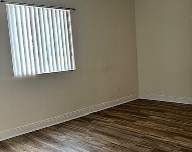 2140 Sw 87th Way - Photo Thumbnail 7