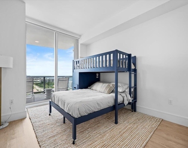 220 Lake Shore Drive - Photo Thumbnail 16