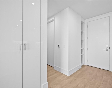 220 Lake Shore Drive - Photo Thumbnail 21