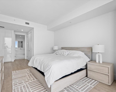 220 Lake Shore Drive - Photo Thumbnail 11