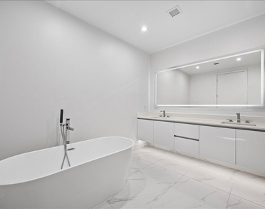 220 Lake Shore Drive - Photo Thumbnail 13