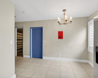 227 N M Street - Photo Thumbnail 12