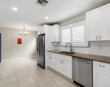 227 N M Street - Photo Thumbnail 11