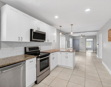 227 N M Street - Photo Thumbnail 15