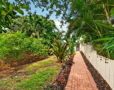 227 N M Street - Photo Thumbnail 1