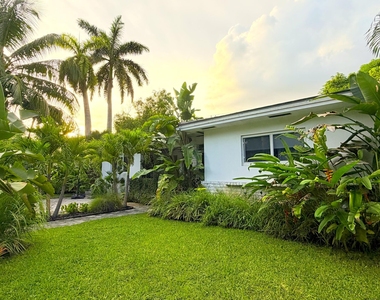67 Nw 97 Th Street - Photo Thumbnail 1