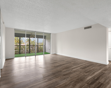 3940 Inverrary Boulevard - Photo Thumbnail 4