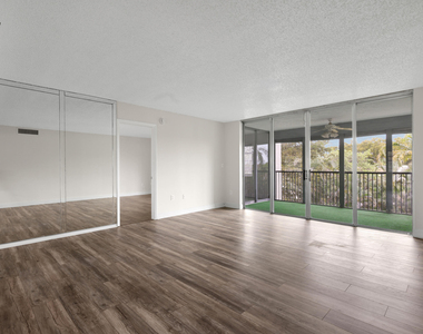 3940 Inverrary Boulevard - Photo Thumbnail 5
