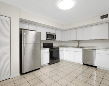3940 Inverrary Boulevard - Photo Thumbnail 9