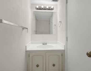 3940 Inverrary Boulevard - Photo Thumbnail 24