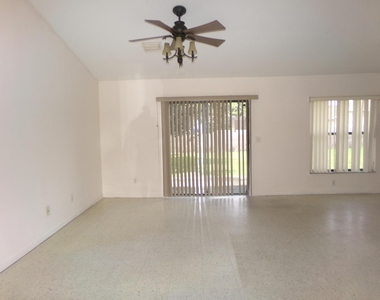 1667 Sw California Boulevard - Photo Thumbnail 1