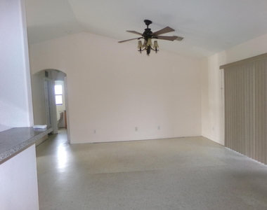 1667 Sw California Boulevard - Photo Thumbnail 2