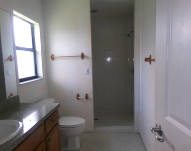 1667 Sw California Boulevard - Photo Thumbnail 10