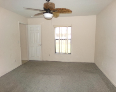 1667 Sw California Boulevard - Photo Thumbnail 12