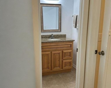 134 Oakwood Drive - Photo Thumbnail 8