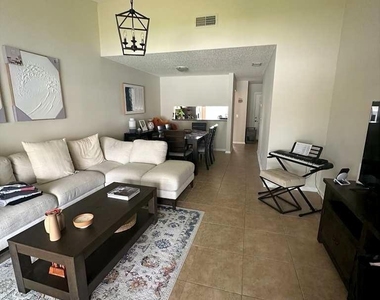 134 Oakwood Drive - Photo Thumbnail 2