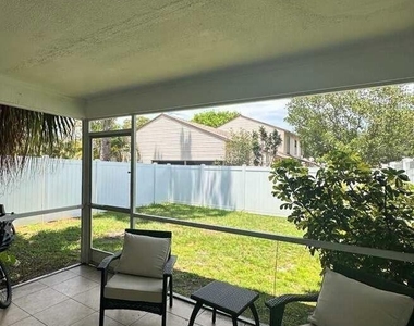 134 Oakwood Drive - Photo Thumbnail 14