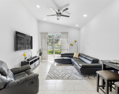 5385 Nw 124th Way - Photo Thumbnail 5