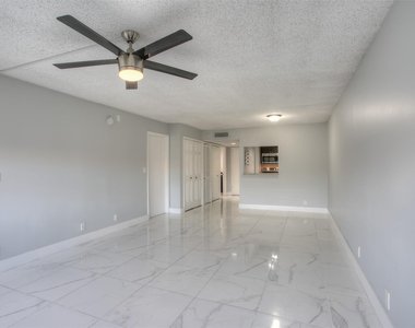 303 Racquet Club Road - Photo Thumbnail 9