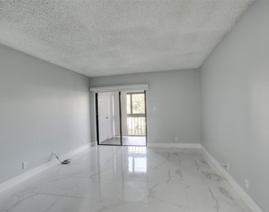 303 Racquet Club Road - Photo Thumbnail 6