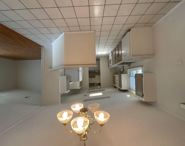 827 Sunglow Street - Photo Thumbnail 8