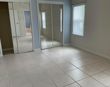 827 Sunglow Street - Photo Thumbnail 9