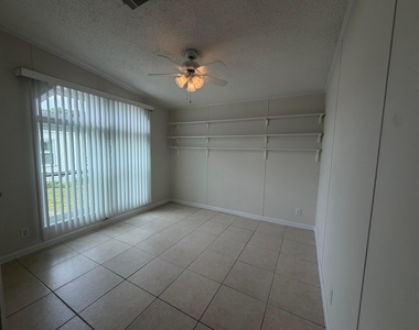 827 Sunglow Street - Photo Thumbnail 15