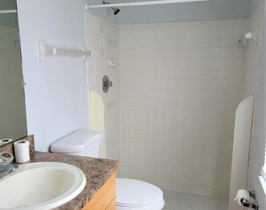 311 Sw Virden Court - Photo Thumbnail 10