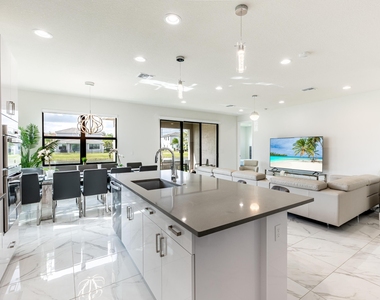 7197 Montereal Path - Photo Thumbnail 13